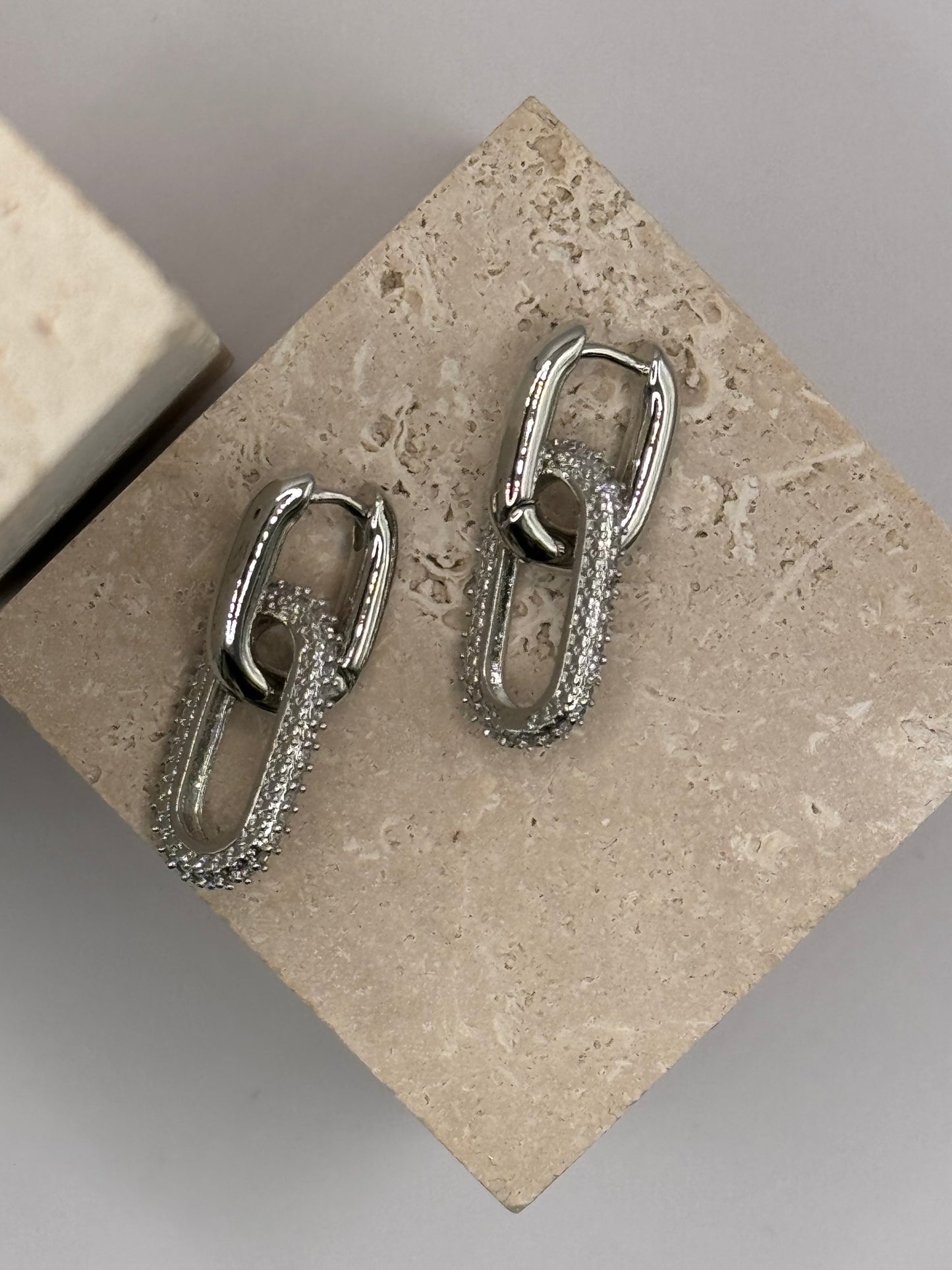 Aretes colgantes Ada