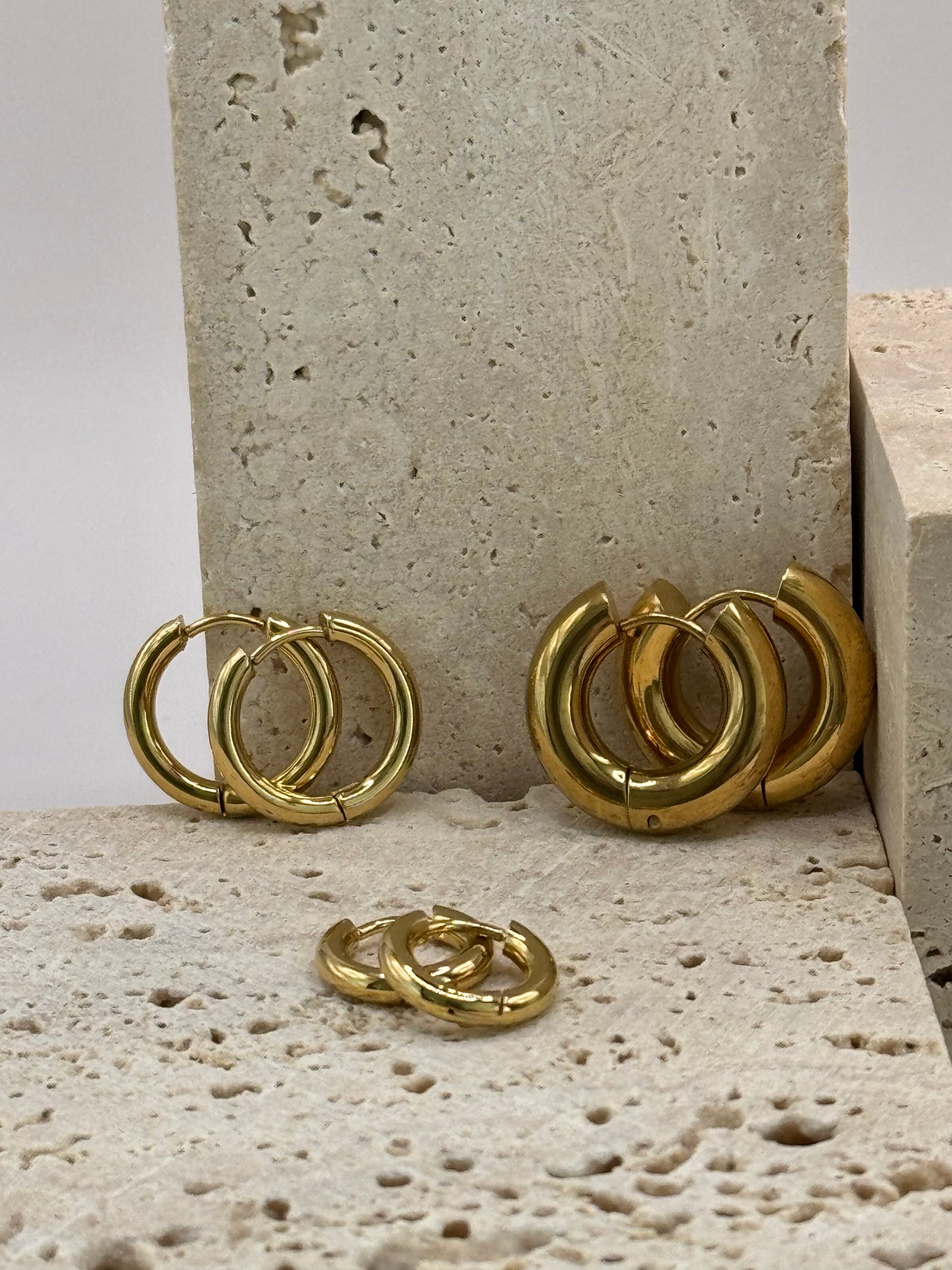 Aretes Huggies Vesta small