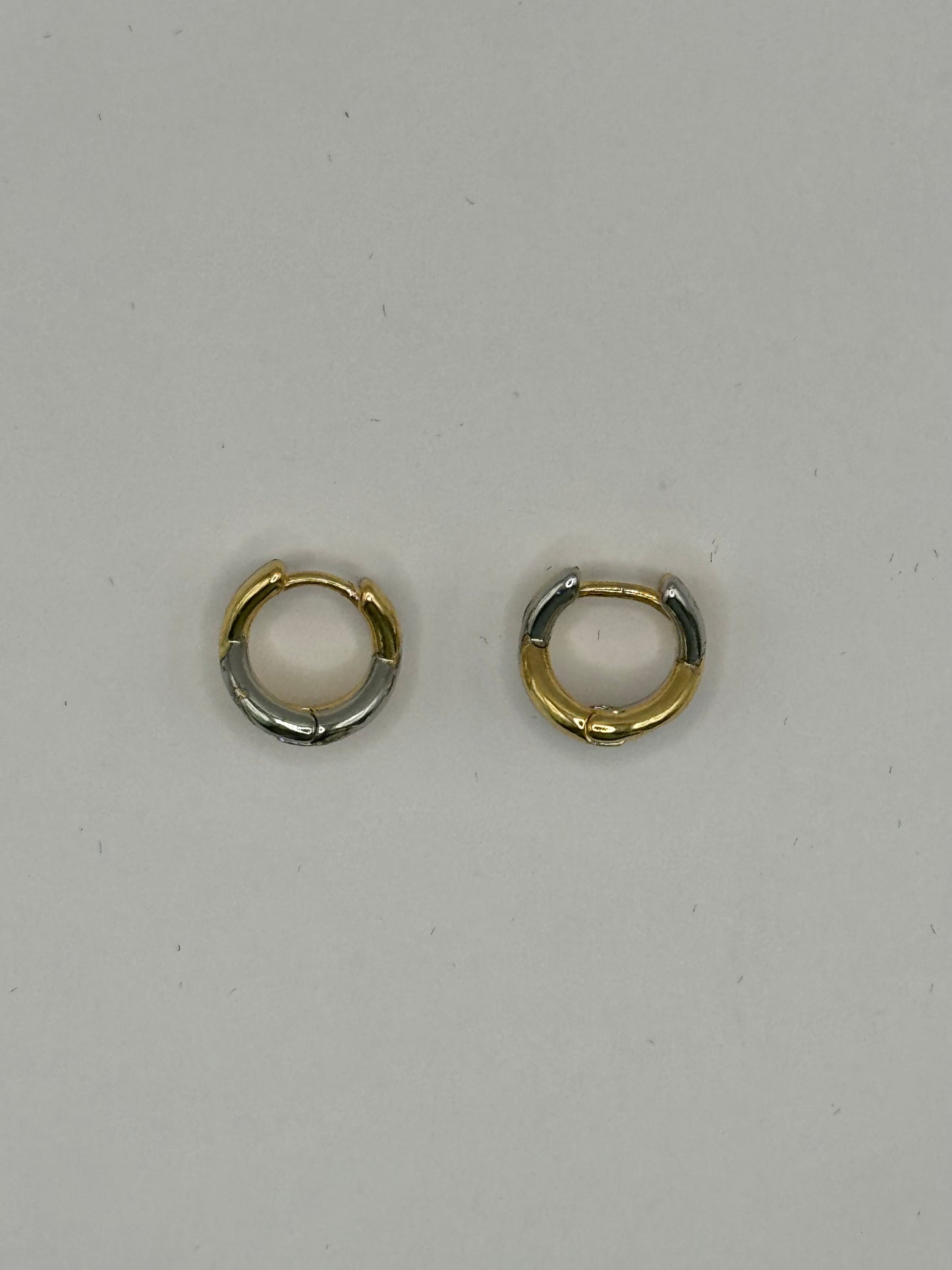 Aretes Huggies Austen